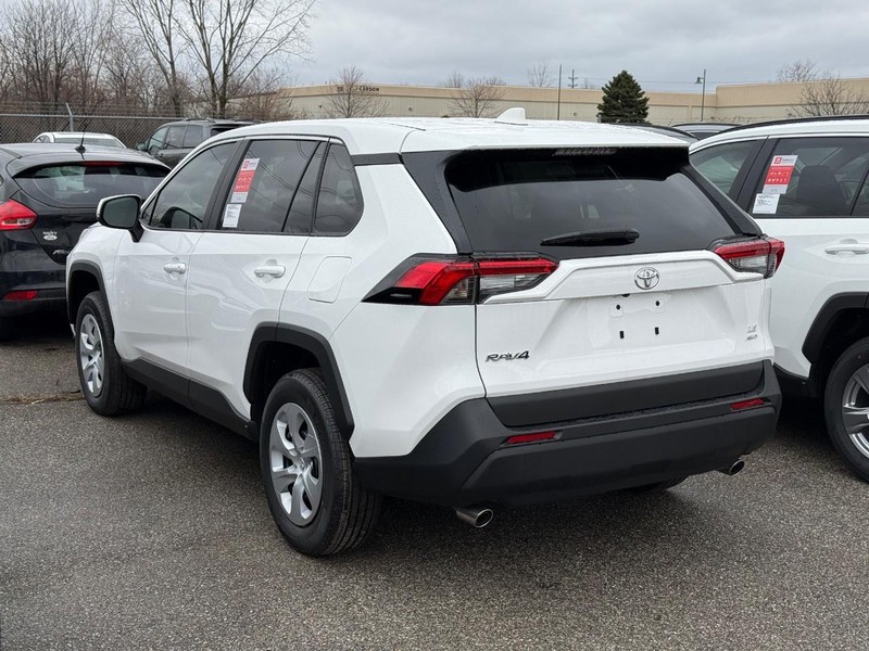 Toyota RAV4 Vehicle Image 03