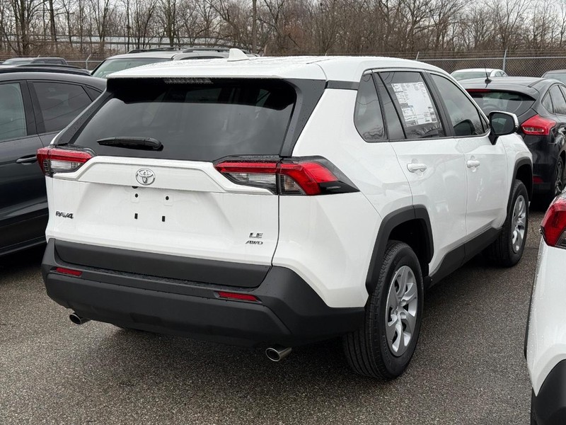 Toyota RAV4 Vehicle Image 04