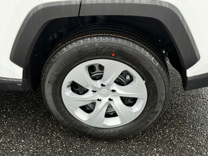 Toyota RAV4 Vehicle Image 06