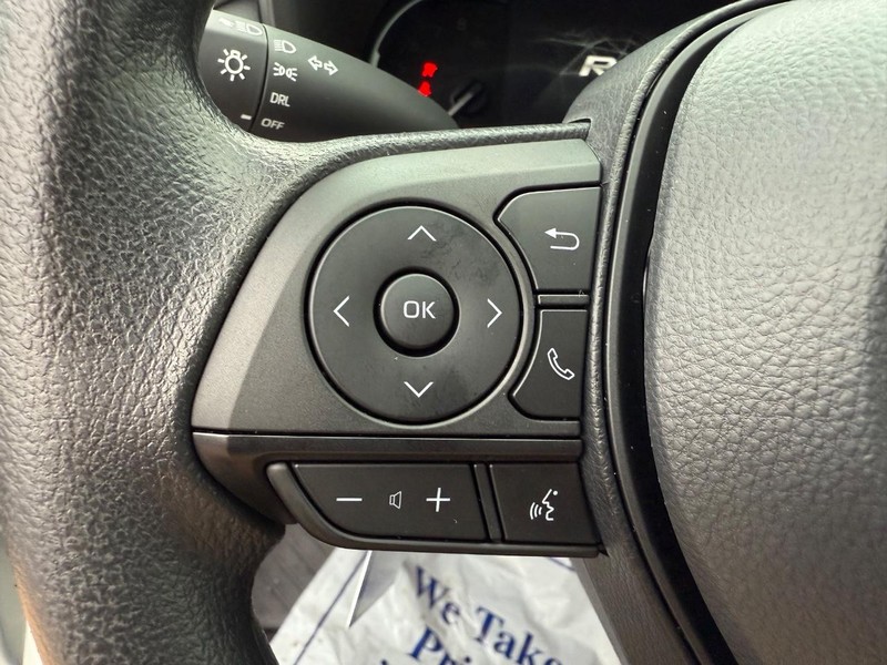 Toyota RAV4 Vehicle Image 13