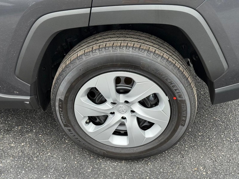 Toyota RAV4 Vehicle Image 06