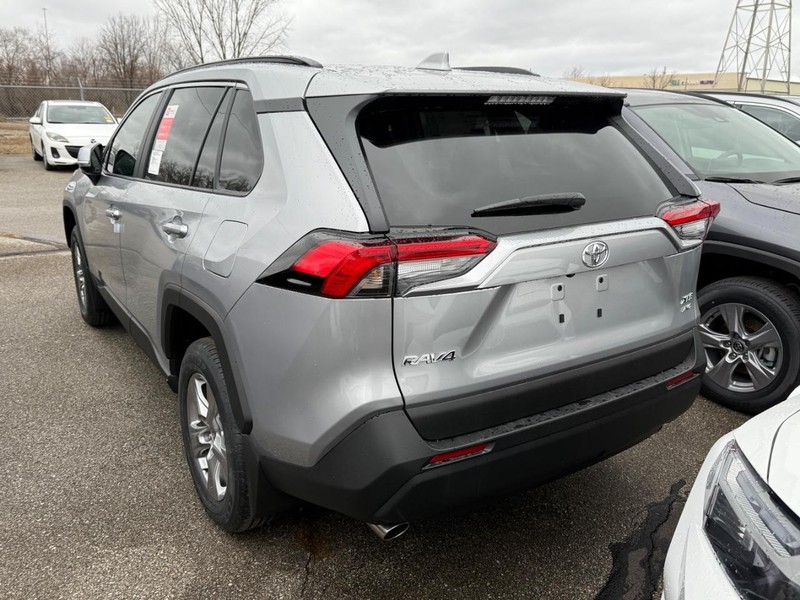 Toyota RAV4 Vehicle Image 03