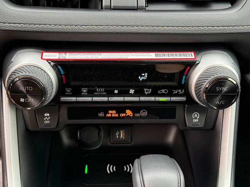 Toyota RAV4 Vehicle Image 18