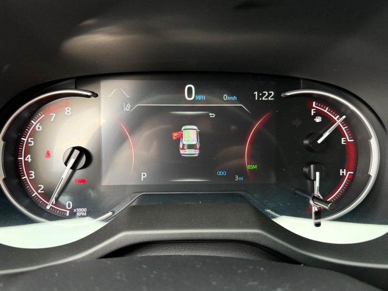 Toyota RAV4 Vehicle Image 21