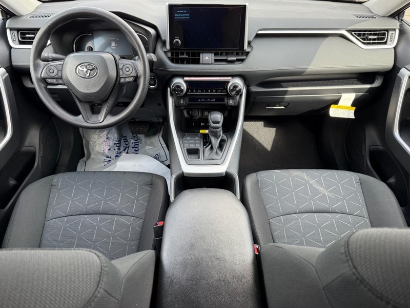 Toyota RAV4 Vehicle Image 11