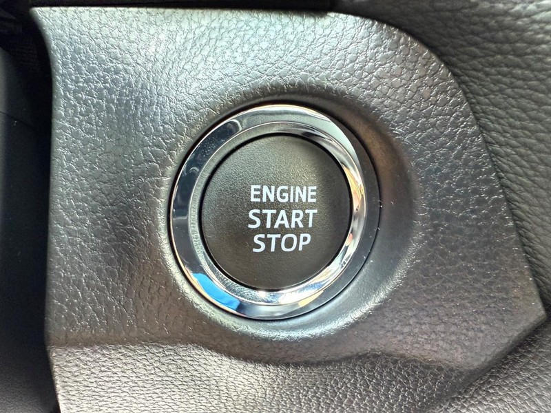 Toyota RAV4 Vehicle Image 15