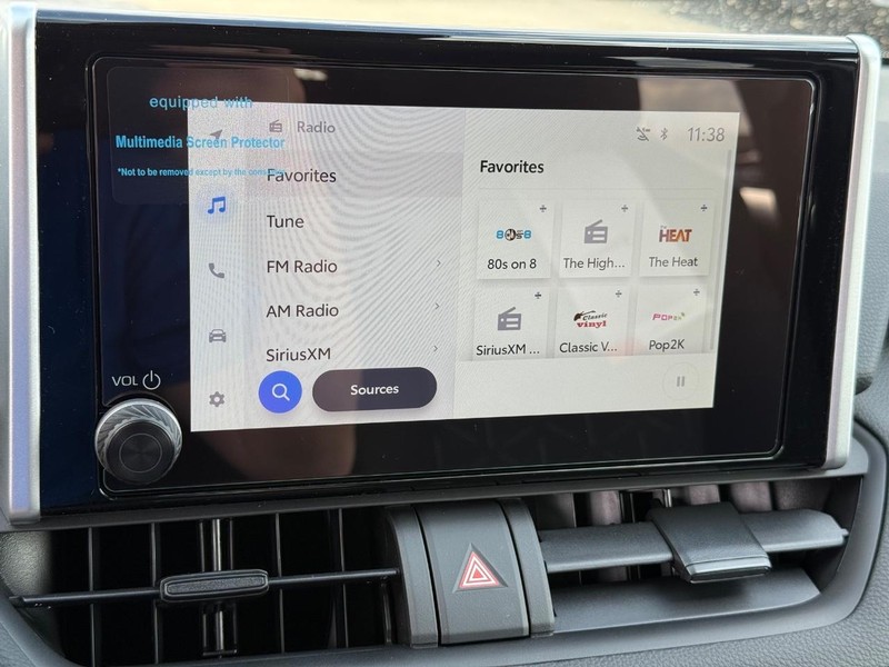 Toyota RAV4 Vehicle Image 16