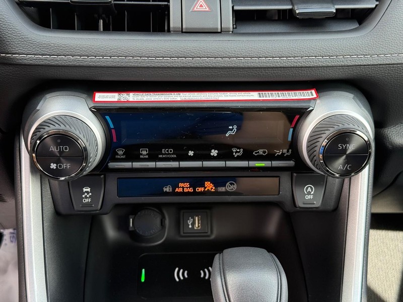 Toyota RAV4 Vehicle Image 18