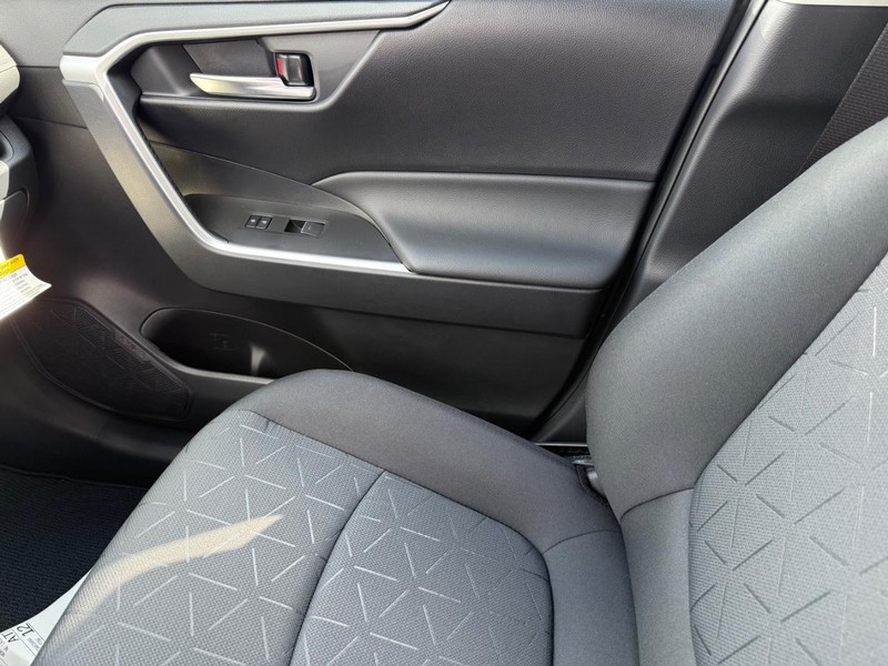 Toyota RAV4 Vehicle Image 20