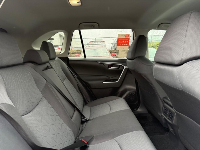 Toyota RAV4 Vehicle Image 10
