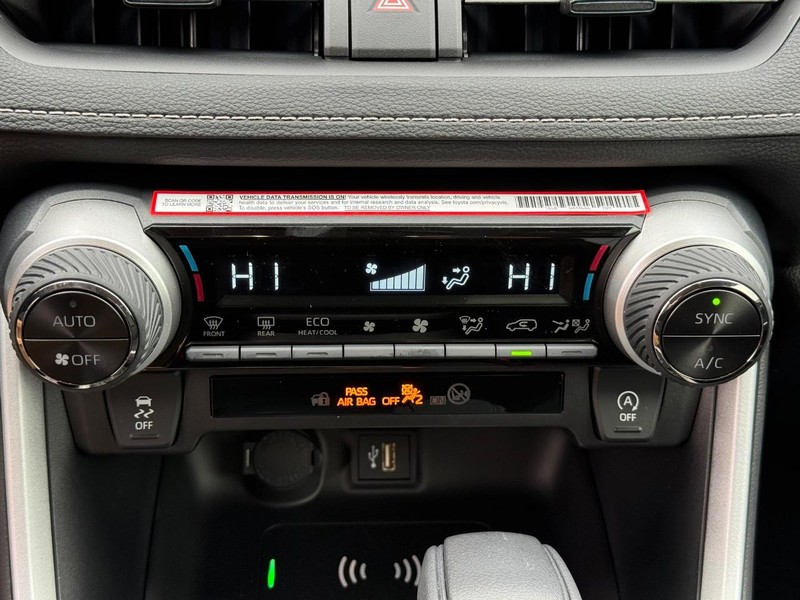 Toyota RAV4 Vehicle Image 18