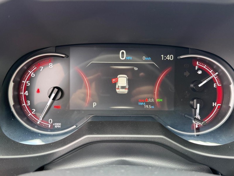 Toyota RAV4 Vehicle Image 21