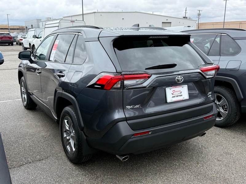 Toyota RAV4 Vehicle Image 03