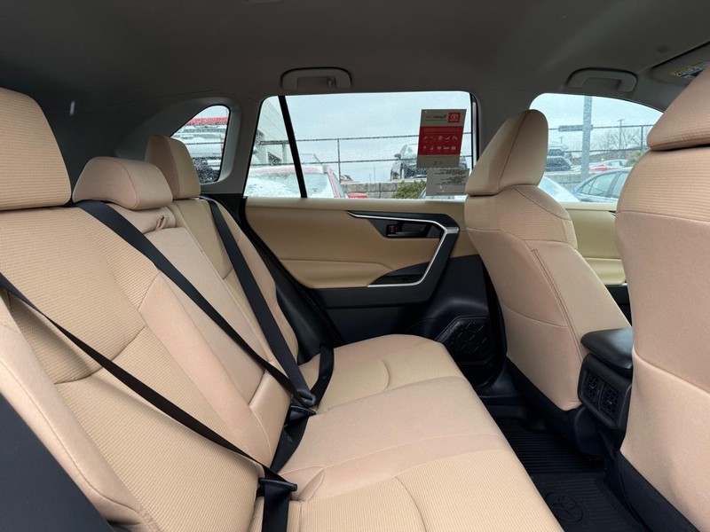 Toyota RAV4 Vehicle Image 07