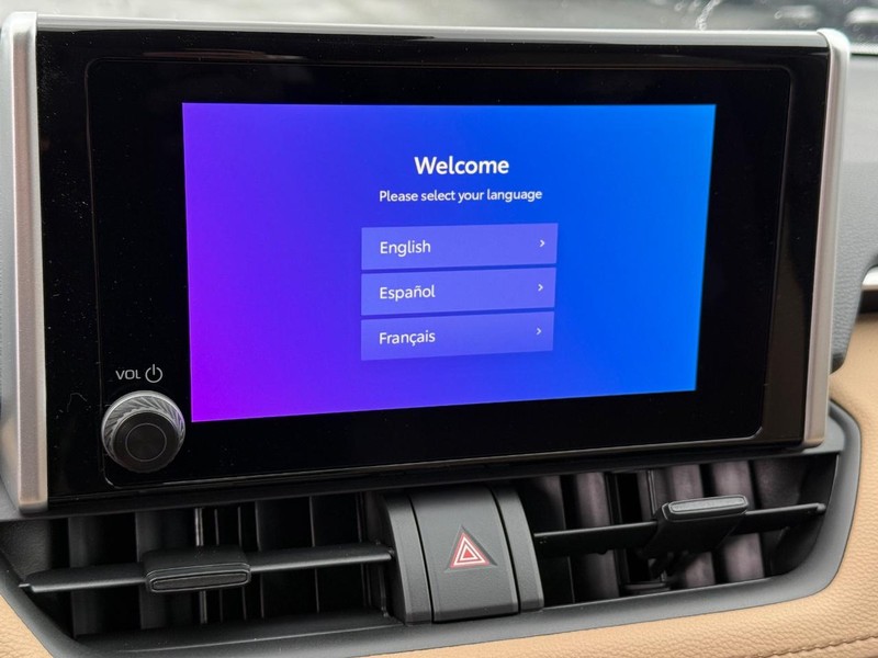 Toyota RAV4 Vehicle Image 12