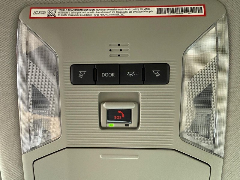 Toyota RAV4 Vehicle Image 17