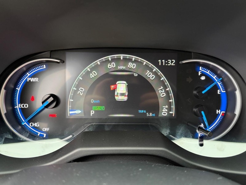 Toyota RAV4 Vehicle Image 18