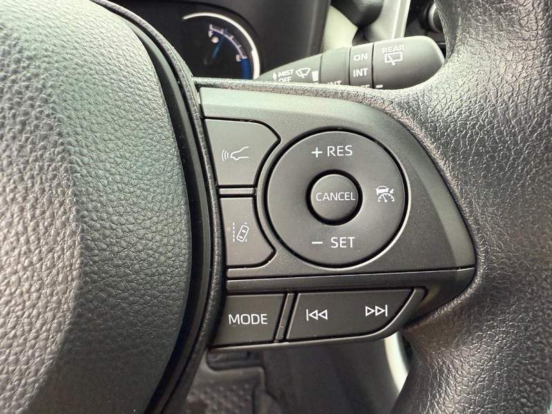 Toyota RAV4 Vehicle Image 13