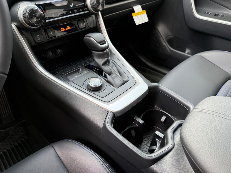 Toyota RAV4 Vehicle Image 22