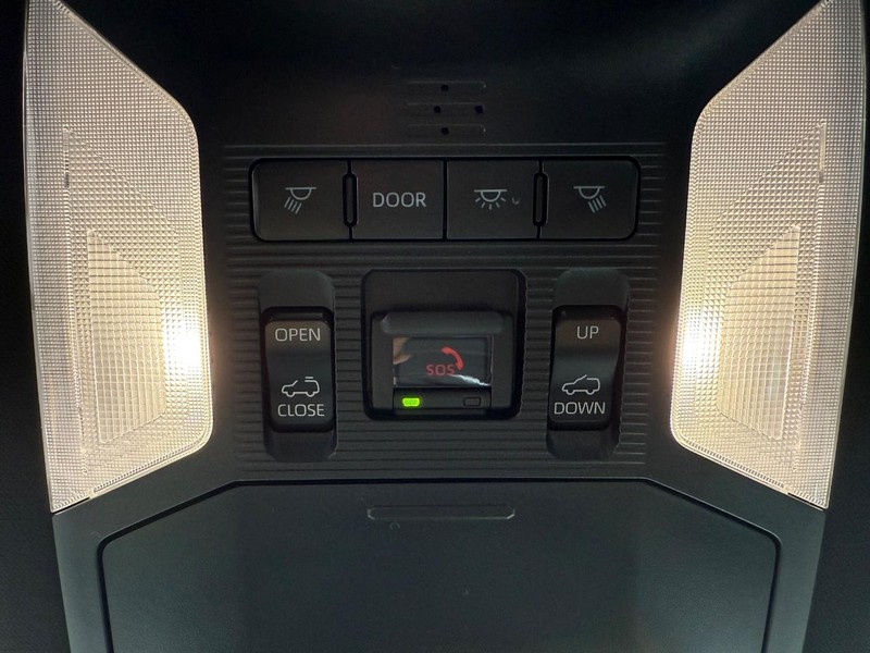 Toyota RAV4 Vehicle Image 24