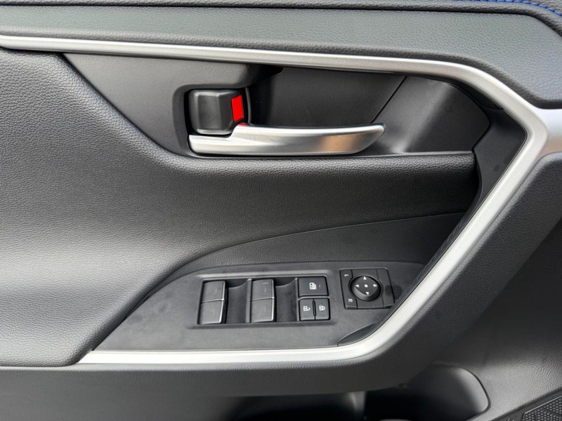 Toyota RAV4 Vehicle Image 27