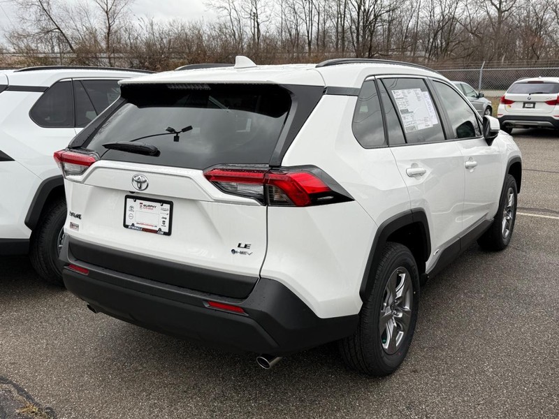 Toyota RAV4 Vehicle Image 04