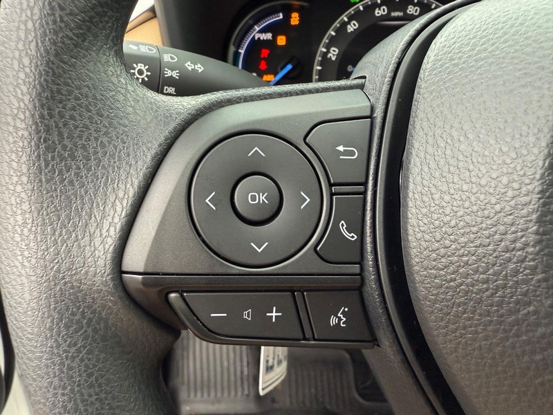 Toyota RAV4 Vehicle Image 13