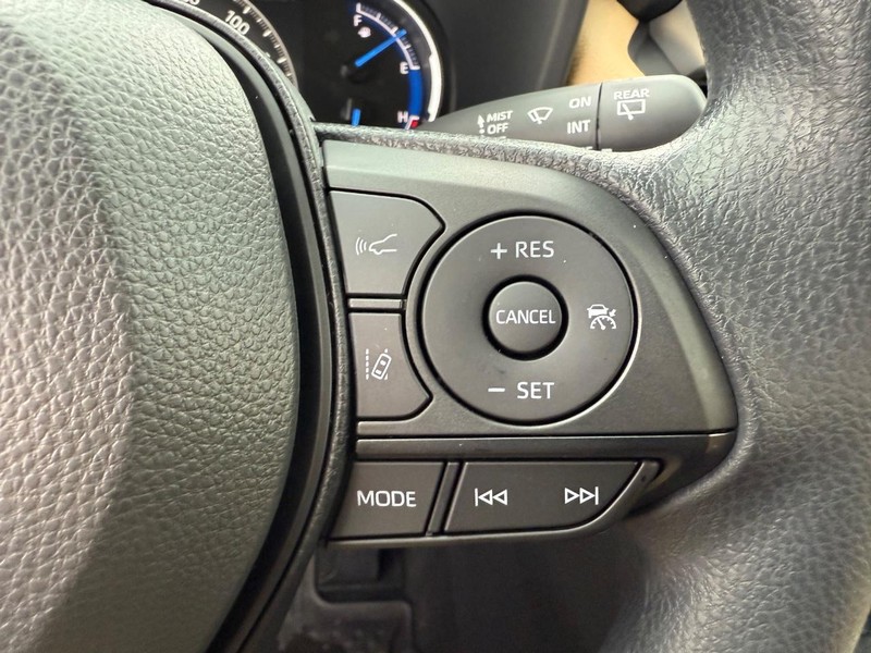 Toyota RAV4 Vehicle Image 14