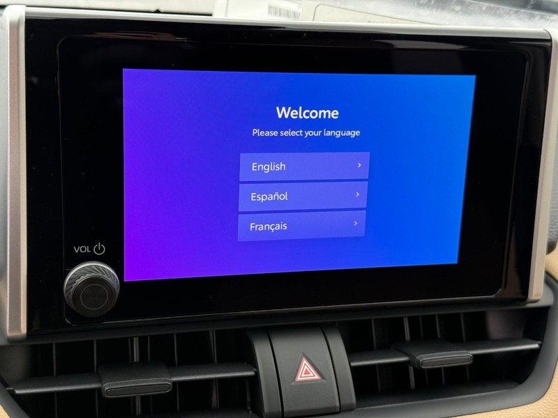 Toyota RAV4 Vehicle Image 15