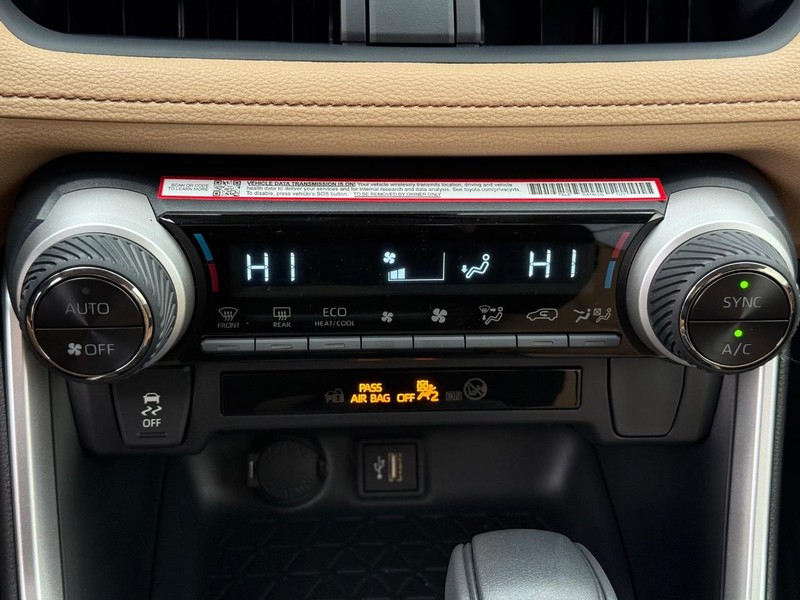 Toyota RAV4 Vehicle Image 17