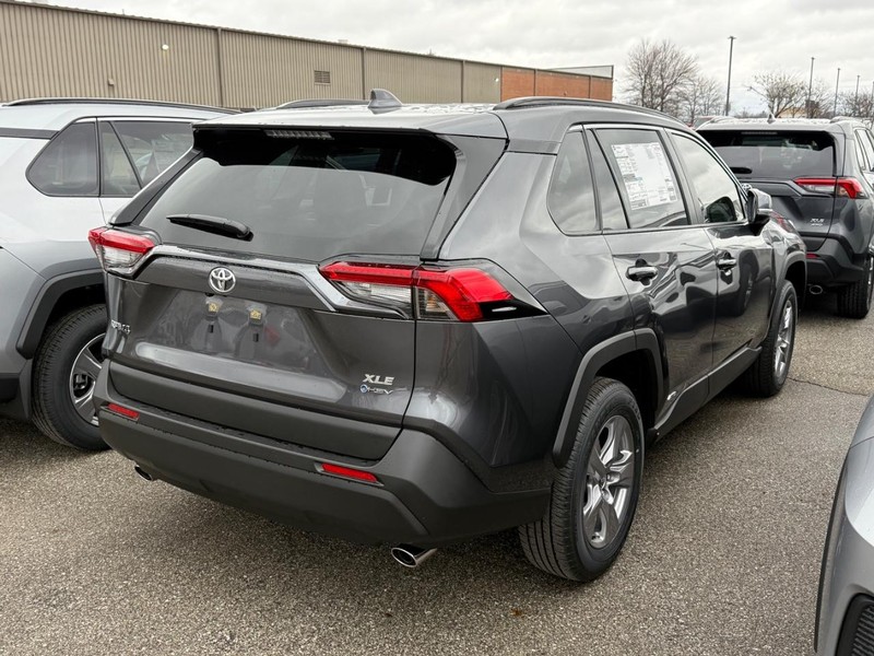 Toyota RAV4 Vehicle Image 04