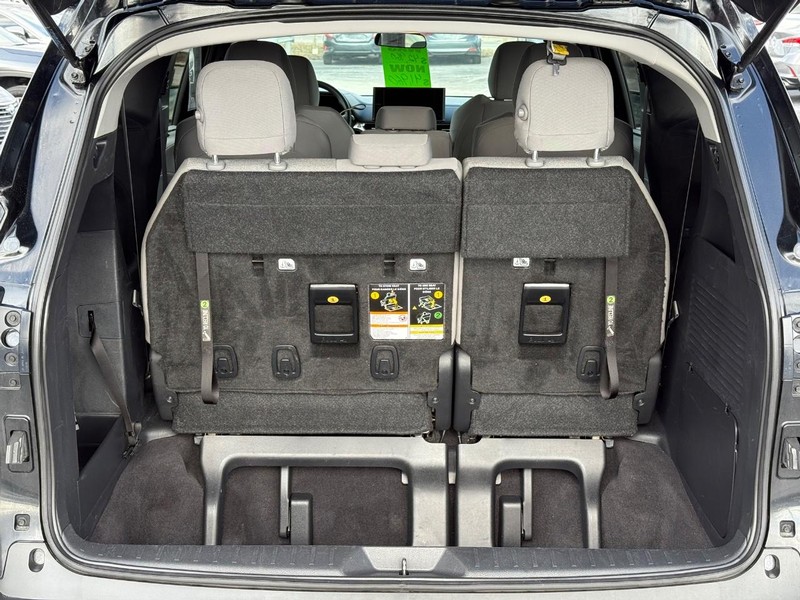 Toyota Sienna Vehicle Image 07