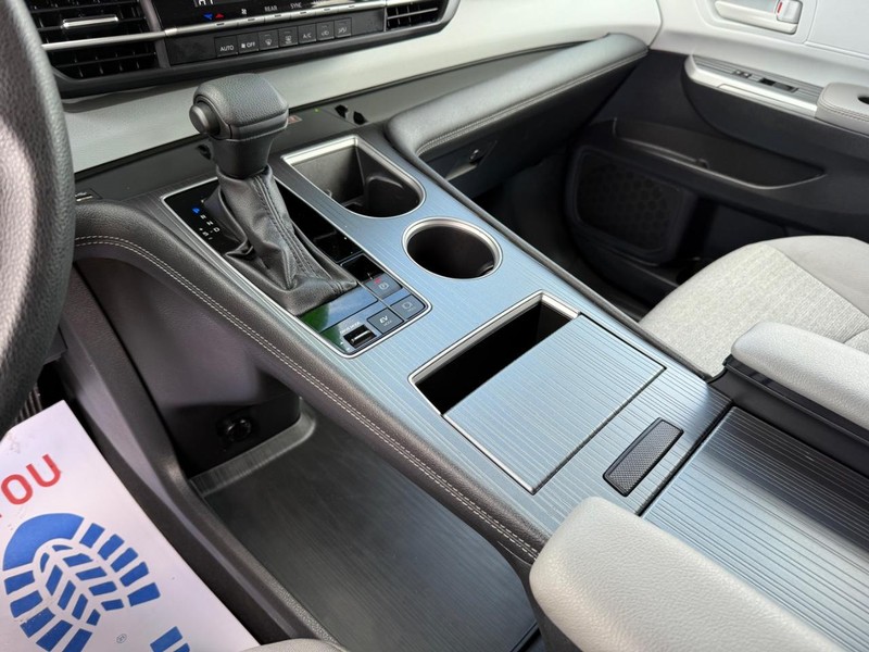 Toyota Sienna Vehicle Image 20