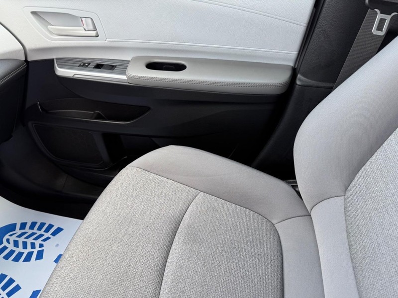 Toyota Sienna Vehicle Image 21