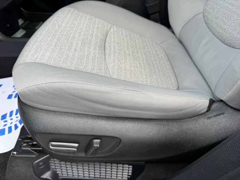 Toyota Sienna Vehicle Image 25