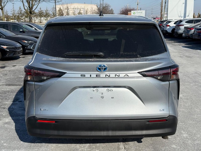 Toyota Sienna Vehicle Image 04