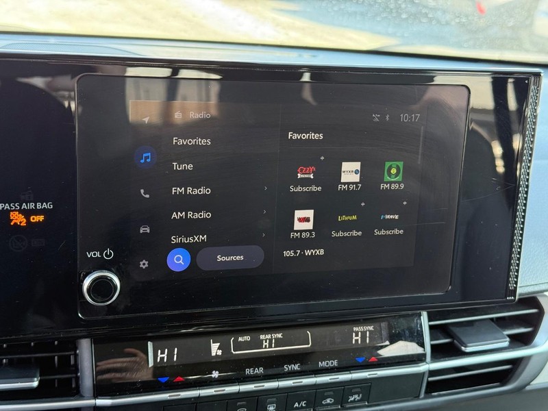 Toyota Sienna Vehicle Image 16