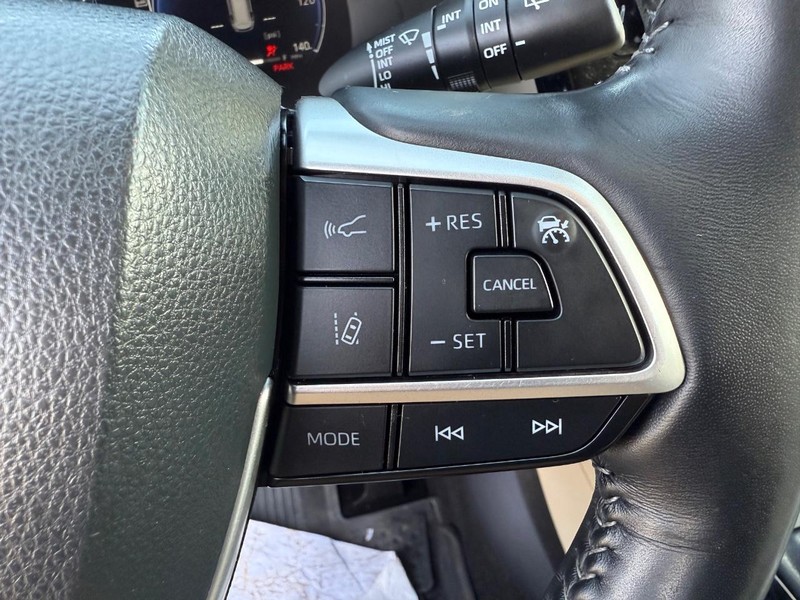 Toyota Highlander Vehicle Image 17