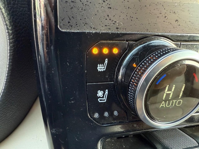 Toyota Highlander Vehicle Image 19