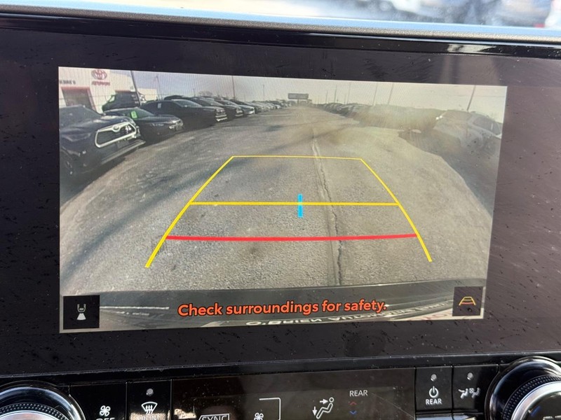 Toyota Highlander Vehicle Image 21