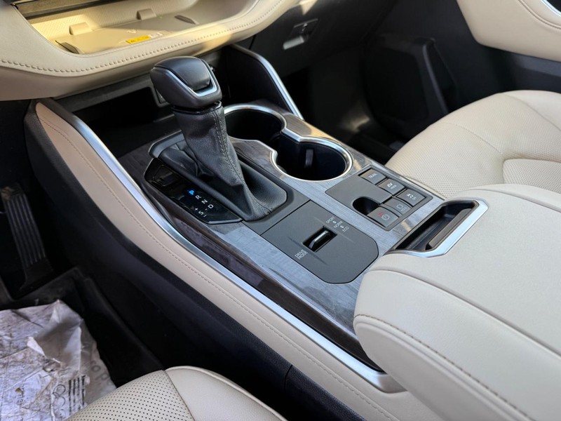 Toyota Highlander Vehicle Image 22