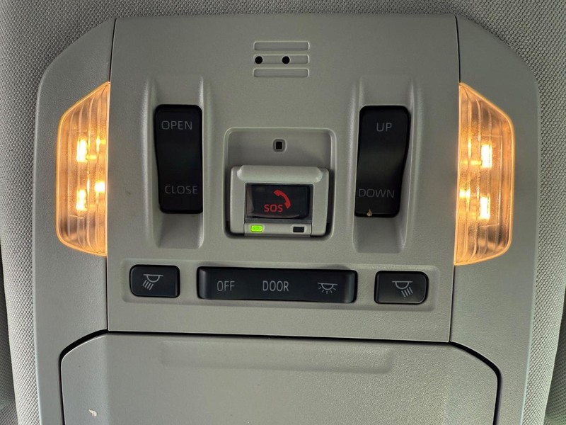 Toyota Highlander Vehicle Image 24