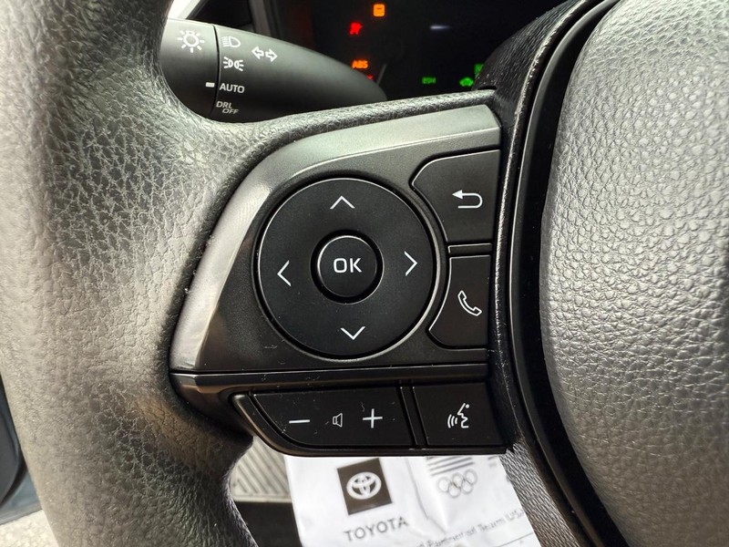 Toyota Corolla Vehicle Image 13