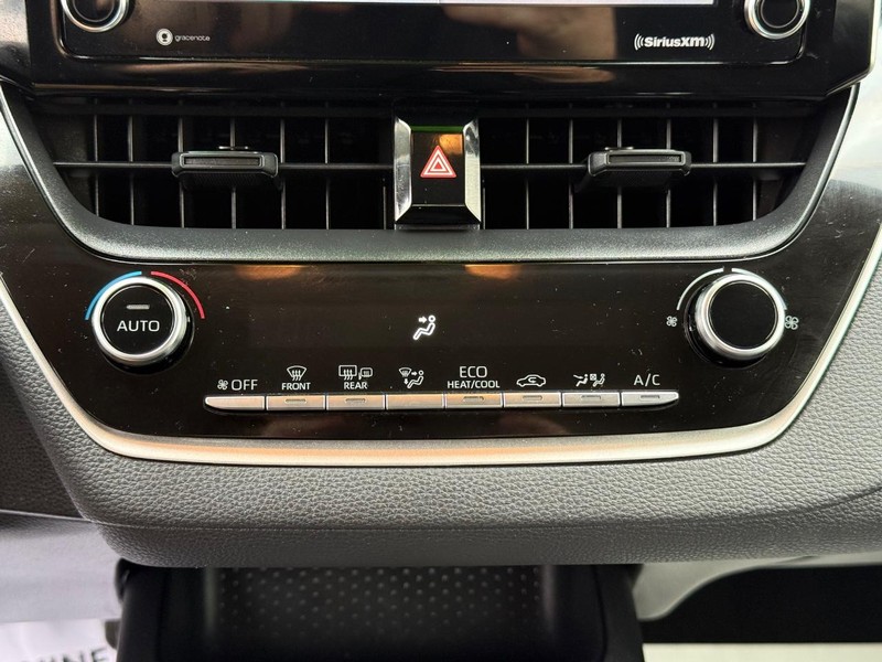 Toyota Corolla Vehicle Image 18