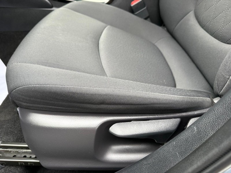 Toyota Corolla Vehicle Image 24