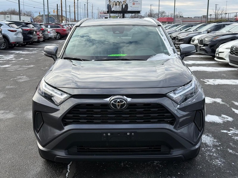 Toyota RAV4 Vehicle Image 09