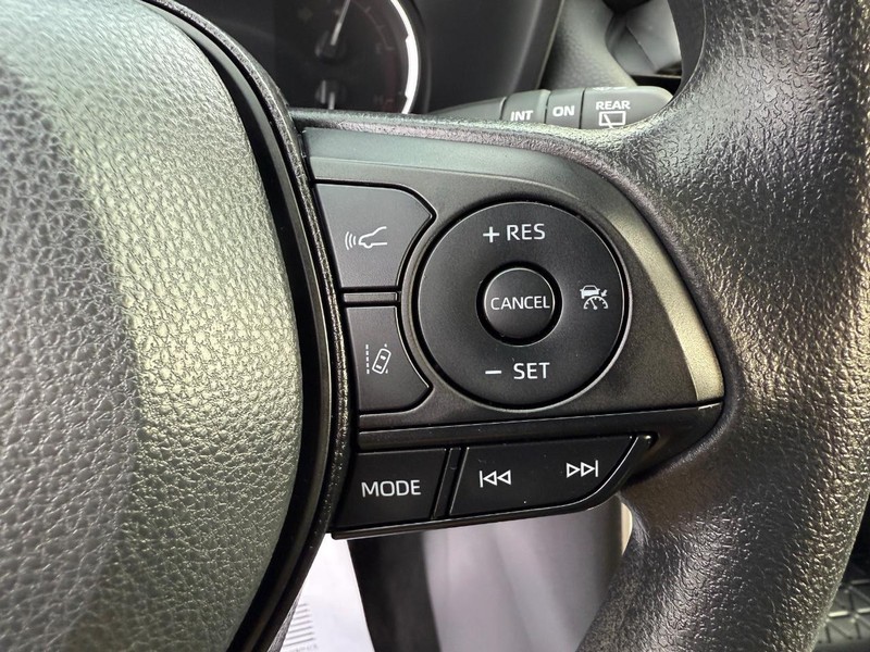 Toyota RAV4 Vehicle Image 14