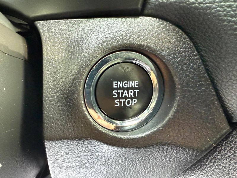 Toyota RAV4 Vehicle Image 15