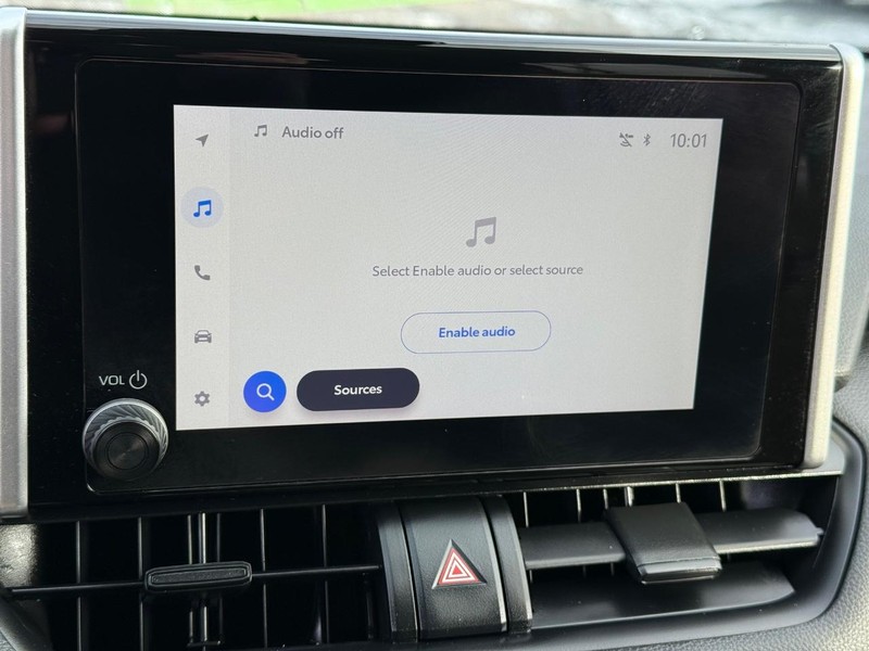 Toyota RAV4 Vehicle Image 16