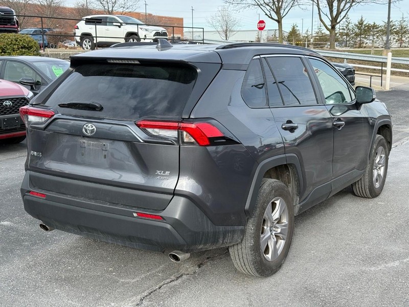 Toyota RAV4 Vehicle Image 03